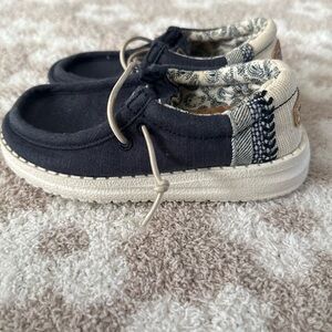 Hey Dude Wally Toddler Break Stitch Size K8 Blue White Slip On Casual Shoe Beach